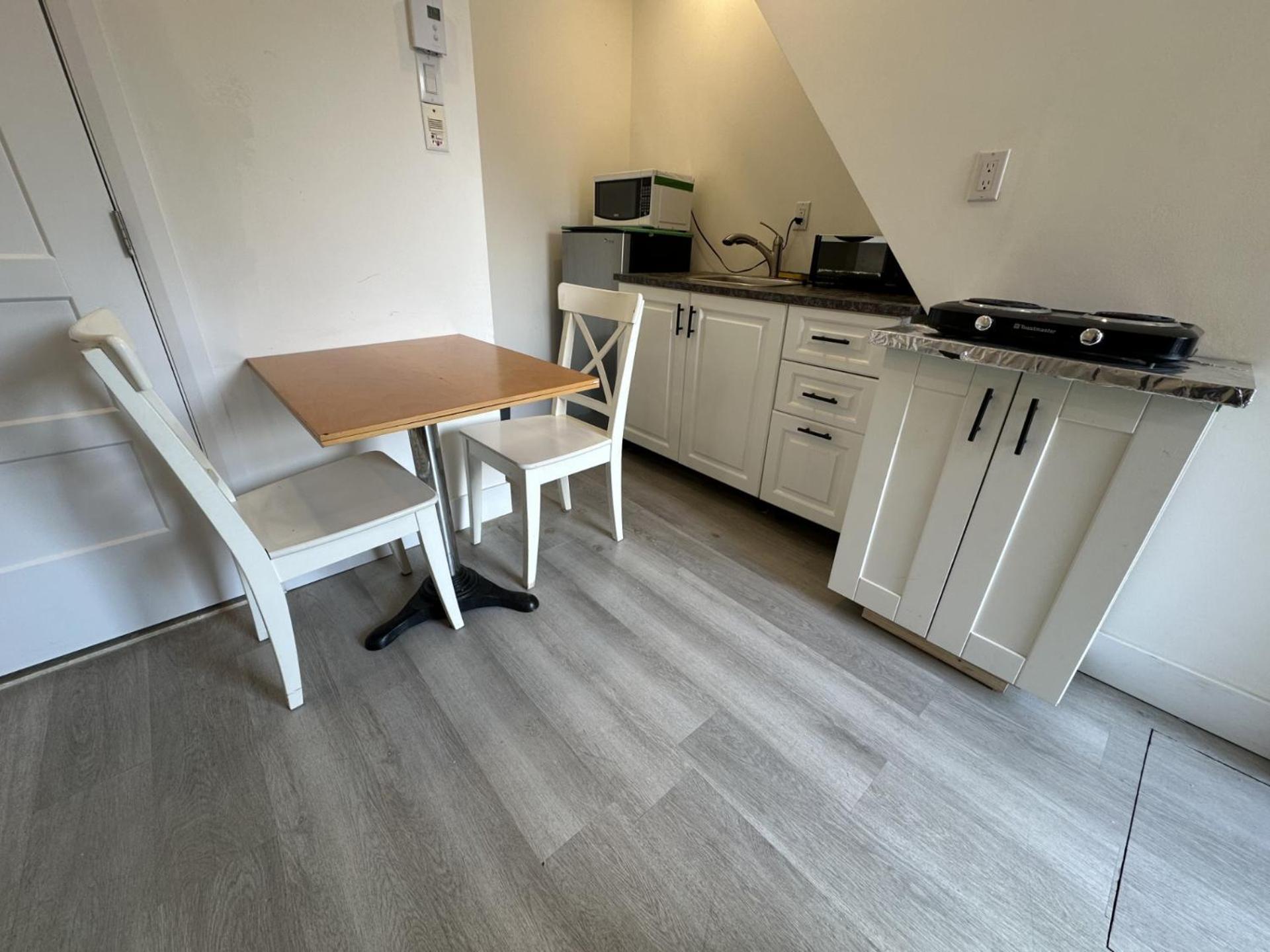 Hotel Mini Inc — Photos 1